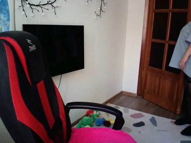 -alenyshka- on BongaCams