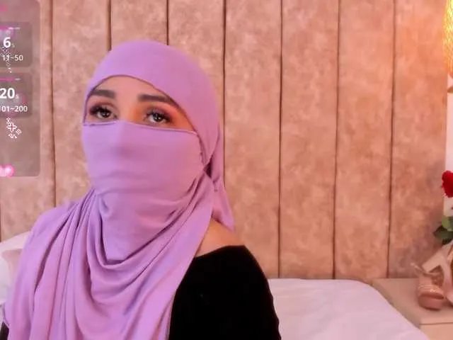 -Alisha on BongaCams