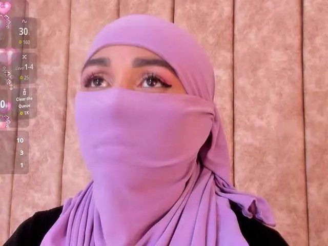 -Alisha on BongaCams