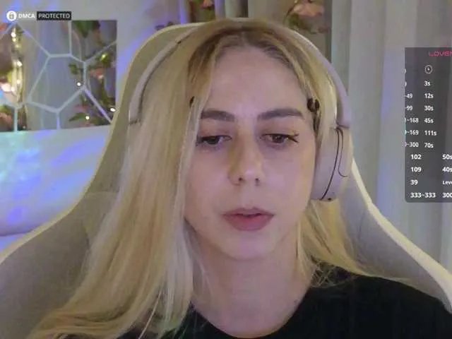 -Light-Fury- on BongaCams