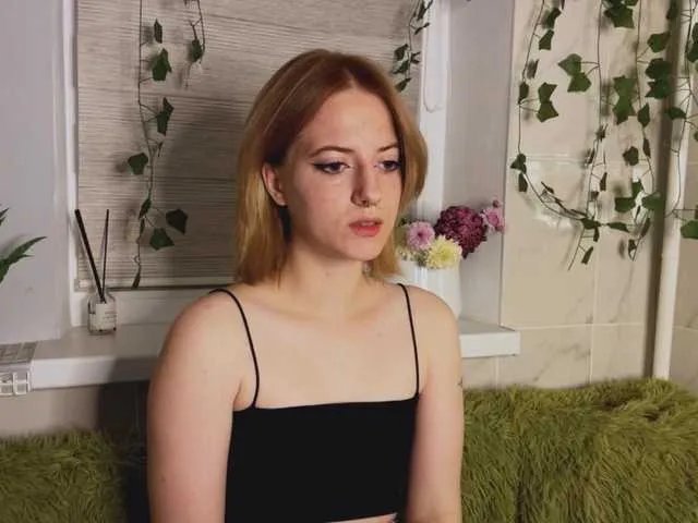 -LisaMeow- on BongaCams