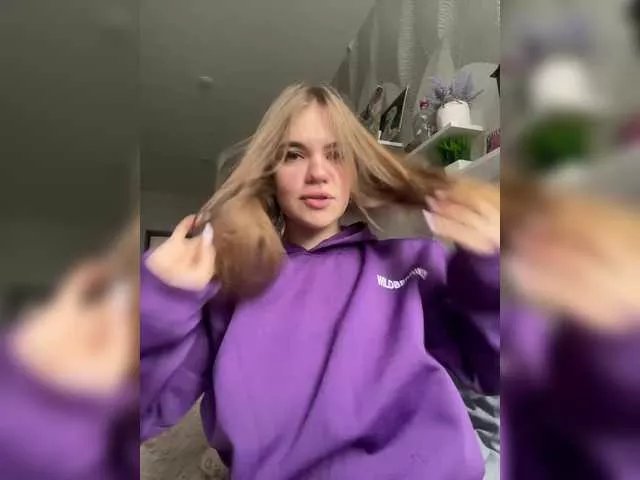 -Tiki-Riki- on BongaCams