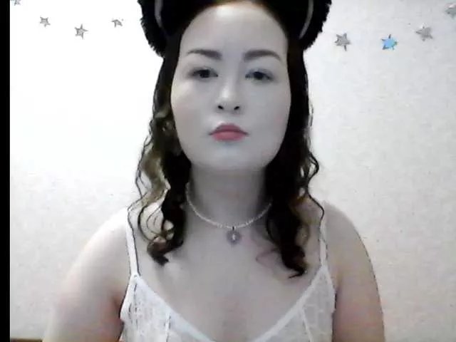 Freechat -tiny-nika- on BongaCams