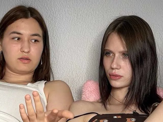 2Love-Love2 on BongaCams