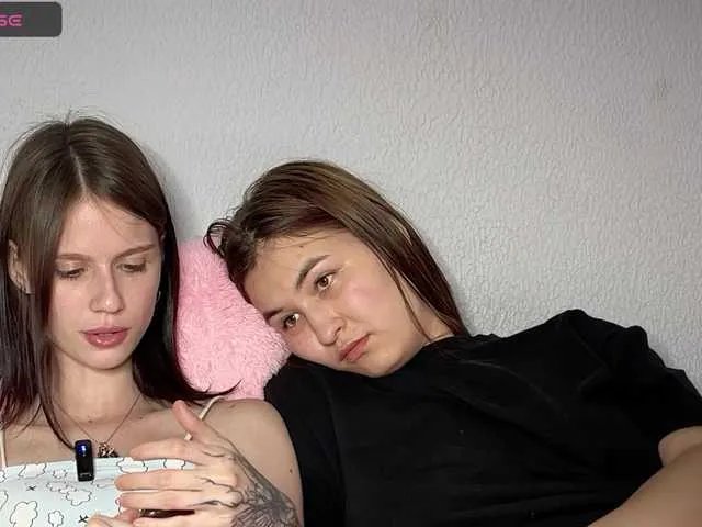 2Love-Love2 on BongaCams