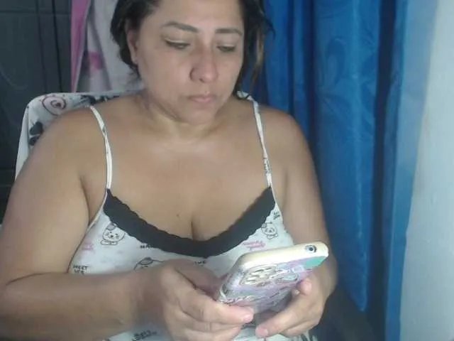 adrianamilf44 — 30toples,60ass,100 naked time  for  3 min =onlyfans=prettycolombia42