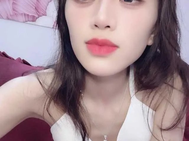 Aimee120 on BongaCams