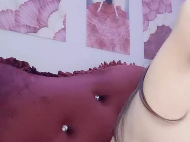Aimee120 on BongaCams
