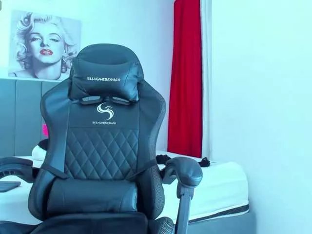 AlanaChloee on BongaCams