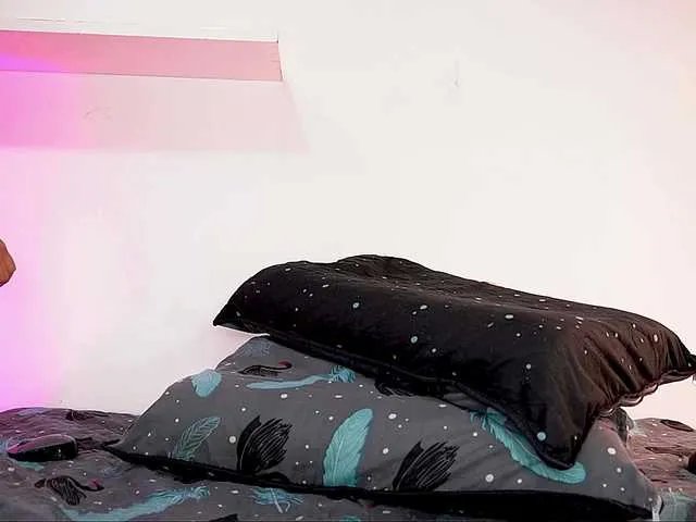 ale-evanz on BongaCams