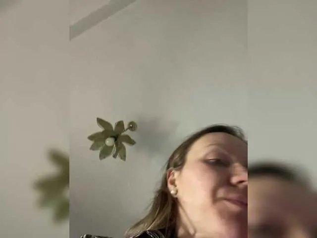 Alenushka888 on BongaCams