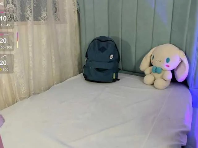 AlexaFoxy18 on BongaCams