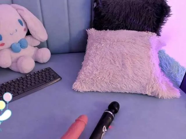 AlexaFoxy18 on BongaCams