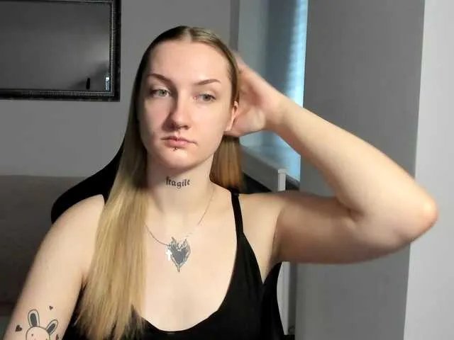 AlexaKisses on BongaCams