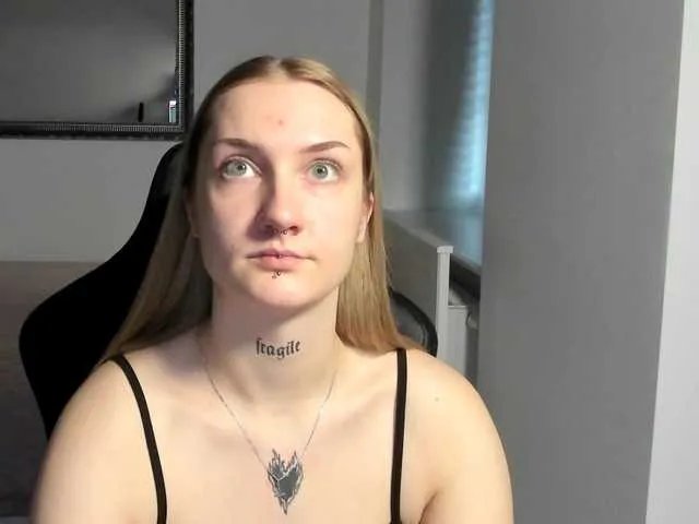 AlexaKisses on BongaCams