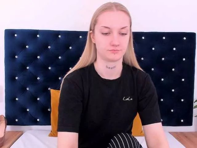 AlexaKisses on BongaCams