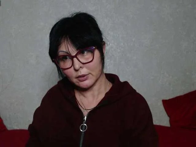 AlexEdythe — Hi, my name is Anechka  I don't watch the camera!!!!    Good mood everyone!))