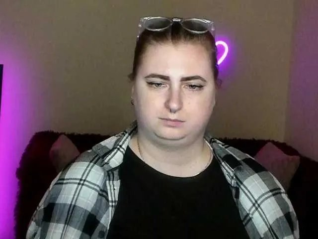 Aliciaredluv on BongaCams