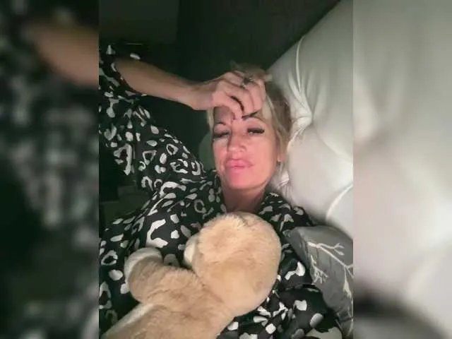 Alina-Grosu on BongaCams