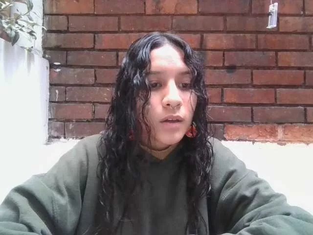 AlinaWoolf on BongaCams