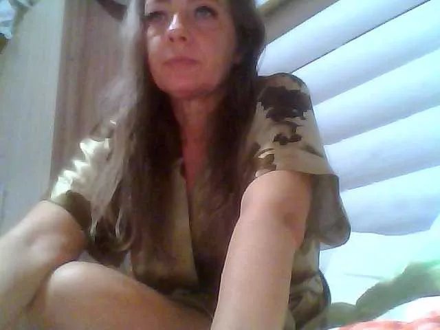 alisa44444 on BongaCams