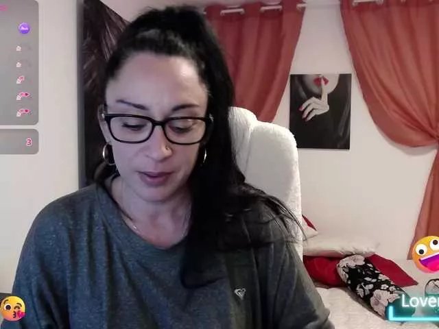 anaiza on BongaCams
