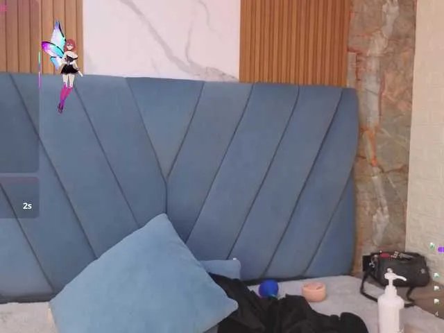 angel-red on BongaCams