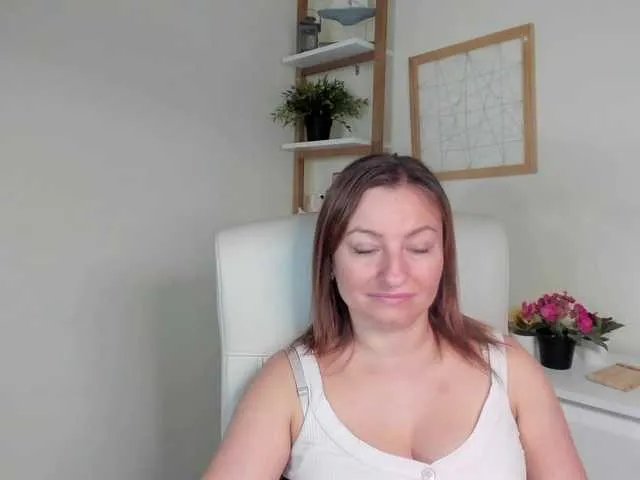 angelaLove13 on BongaCams