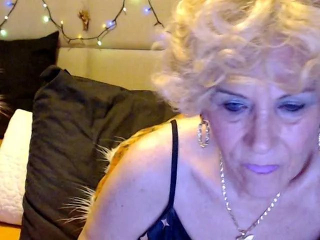 Freechat ANGELGRANNY on BongaCams