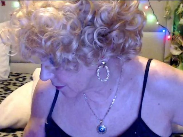ANGELGRANNY — welcom guys..pm..50 tk..pussy or ass..100..tits or feet..50...pussy dildo...300..open camera..100....bj..300..make me cum..1200...let s have fun