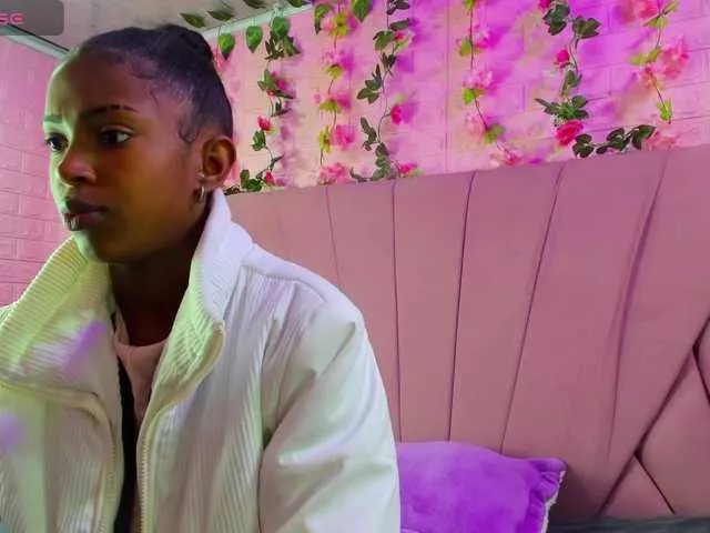 AngeyaPetite on BongaCams