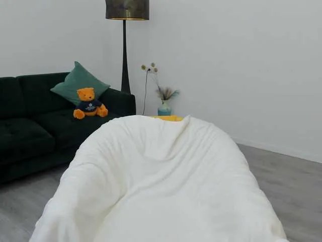 AryaAnna on BongaCams