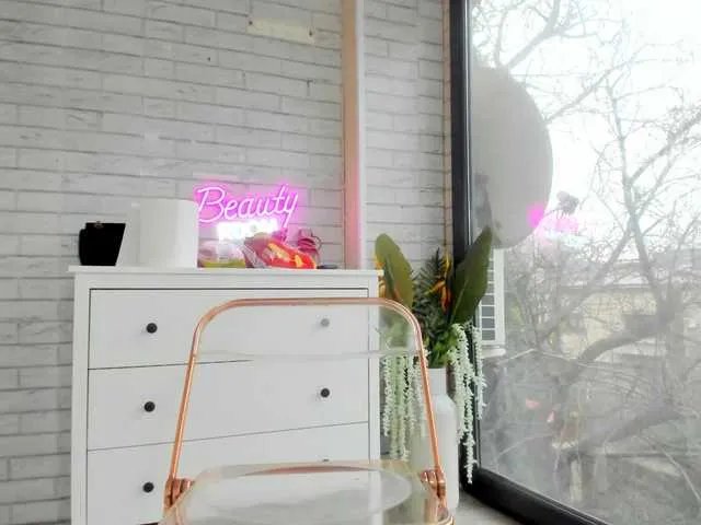 BritneyCharm on BongaCams