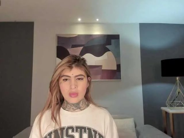 CarlaBrunni on BongaCams