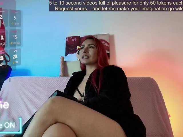 carol-love1 on BongaCams