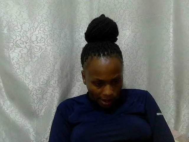 Caroldoly on BongaCams