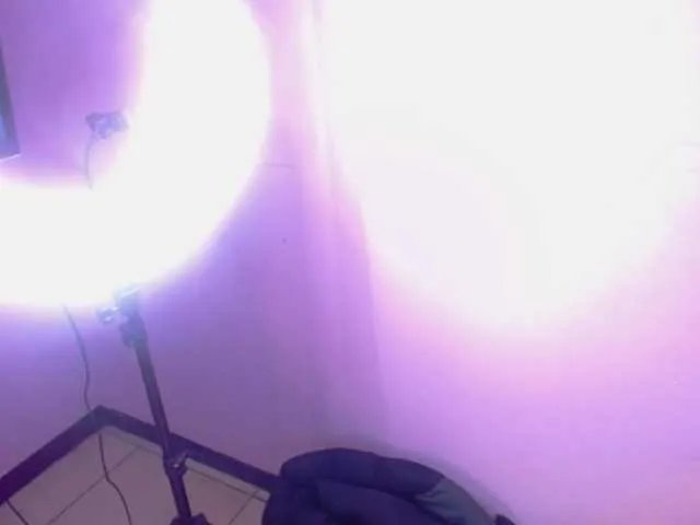 caroliine-fox on BongaCams