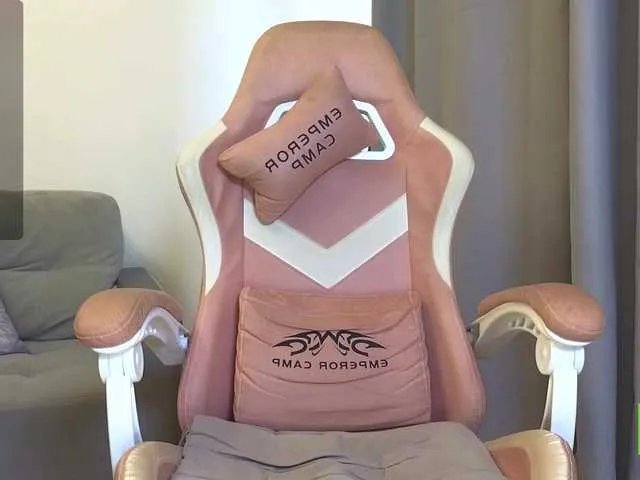 CaseyLaBow on BongaCams