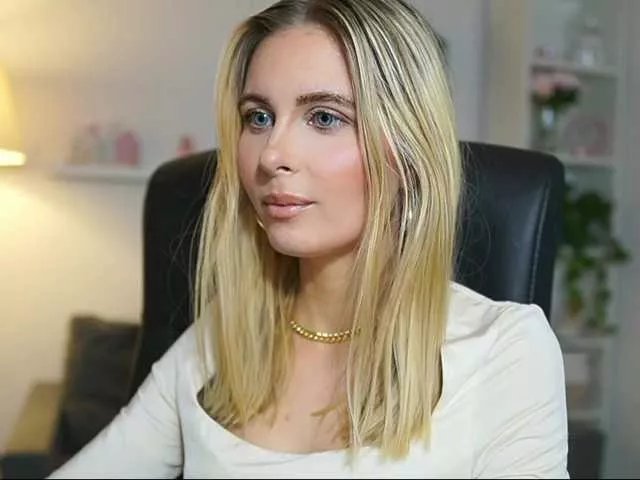 catecrago on BongaCams