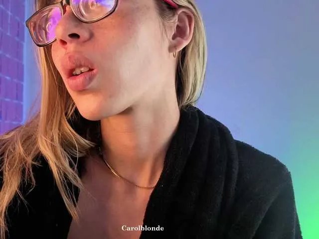 Charlotte-glasses on BongaCams