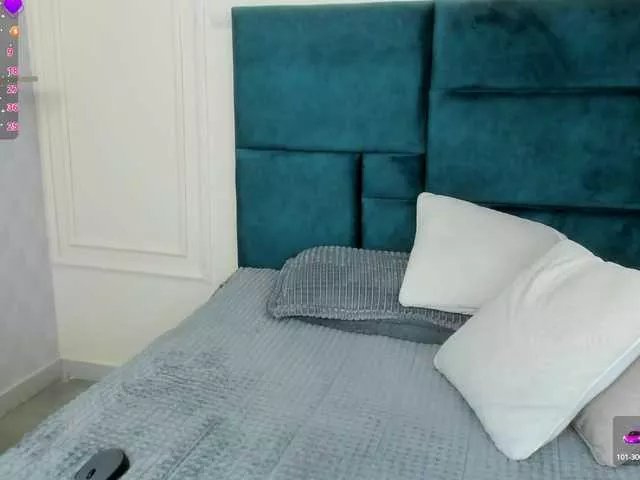 charlotte-mayers on BongaCams