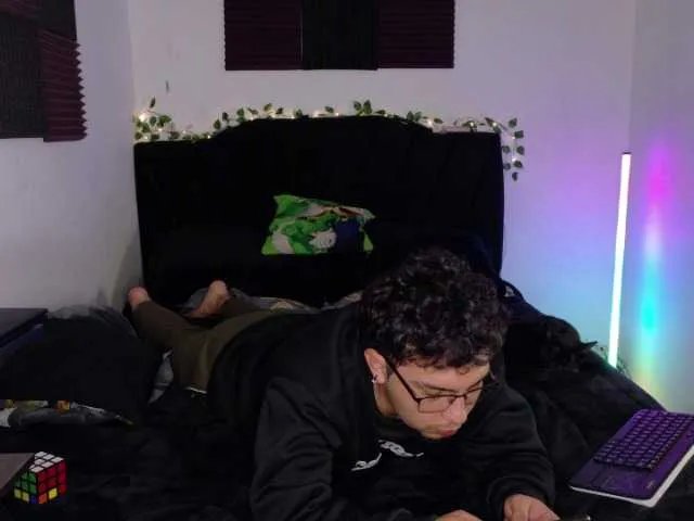 Conor-Taylor-Off — im ready to play ;3