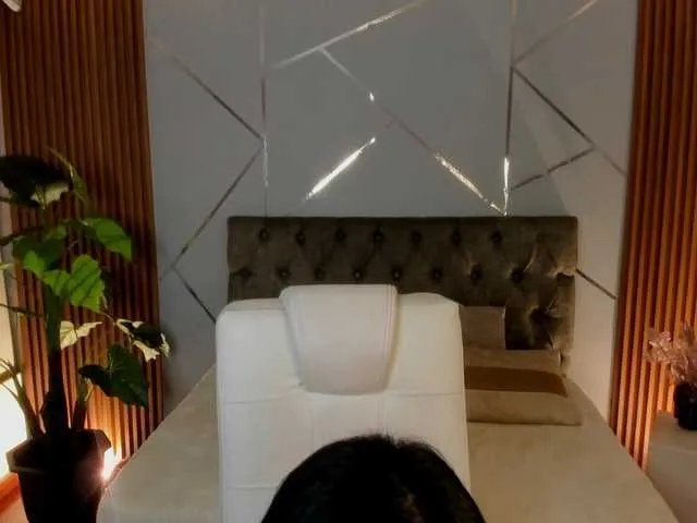 Coraliinee on BongaCams