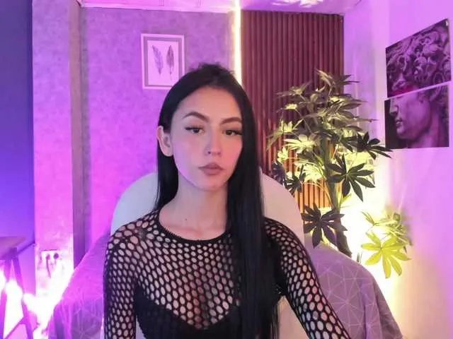 Coraliinee on BongaCams