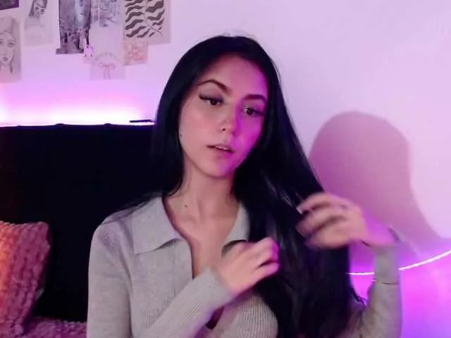 Coraliinee on BongaCams
