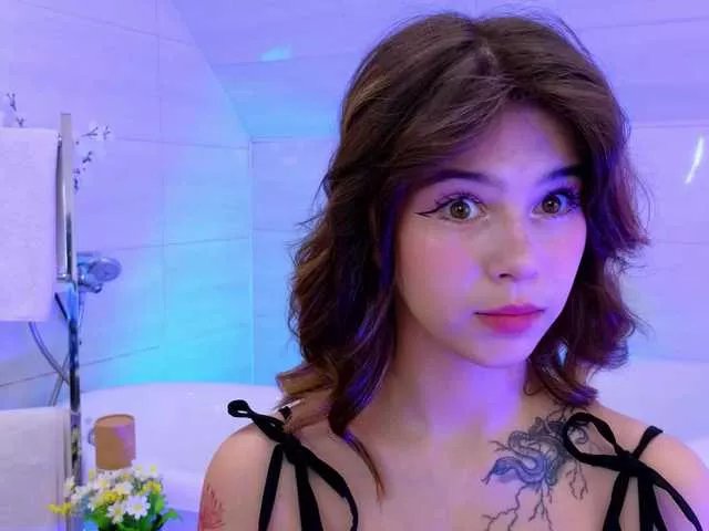 CoralineJones on BongaCams