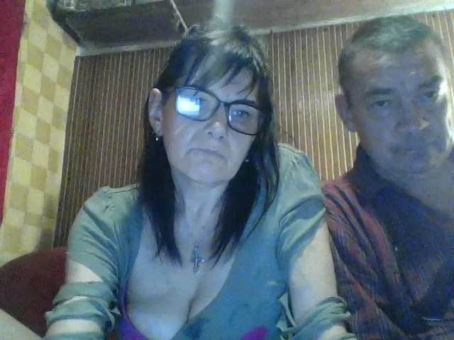 coupleofcoolx on BongaCams