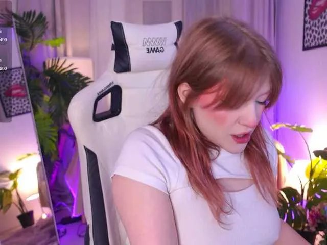 CrazyWine on BongaCams