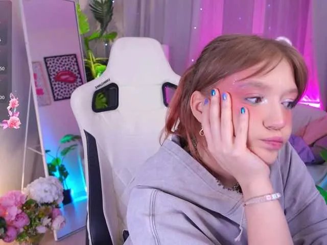 CrazyWine on BongaCams