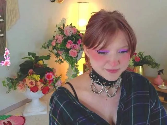 CrazyWine on BongaCams